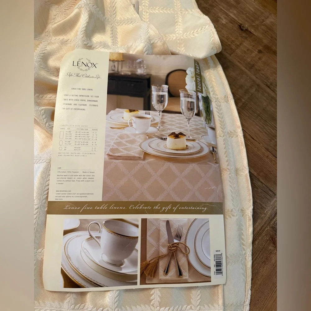 NWT Vintage Lenox Laurel Leaf Tablecloth. Damask | Golden Yellow | 70” Round